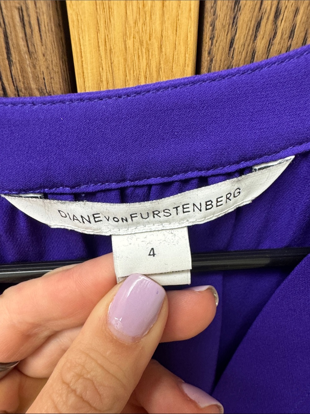 Diane Von Furstenberg 100% Silk Purple/Blue Popover Blouse, size 4 - Picture 2 of 6
